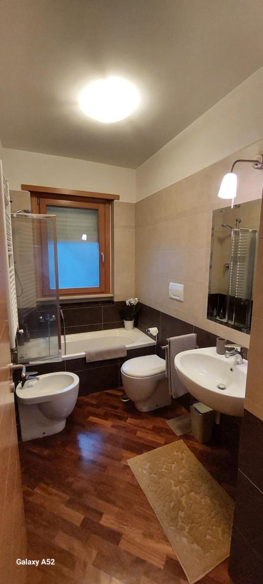 Relax & Business Luxury Apartment เวลเลตริ ภายนอก รูปภาพ
